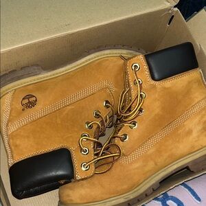 Timberland Women's Tan Leather Sneakers